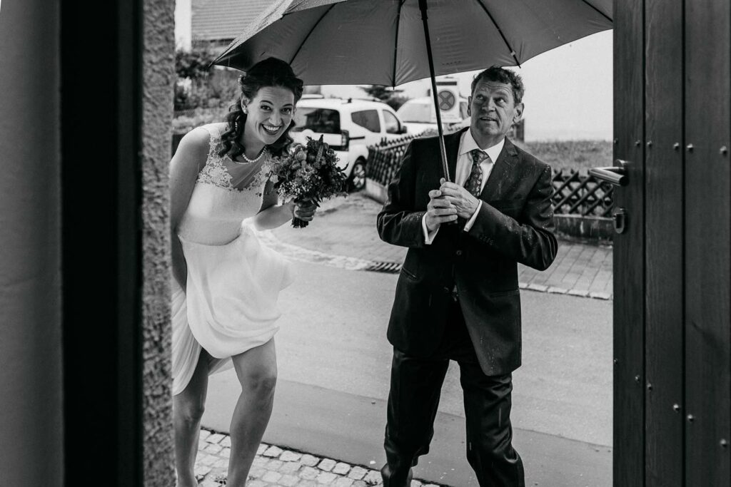 Regenhochzeit, Hochzeitsfotograf Bayern