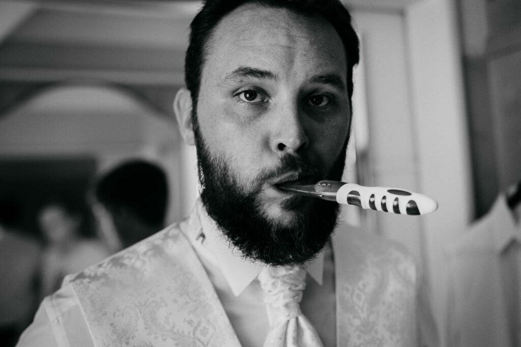 Hochzeitsfotos Getting Ready Bräutigam Gutsgasthof Stangl bei München