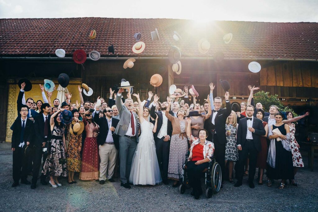 Gruppenfoto Hochzeit München GUtsgasthof Stangl Neufahrn