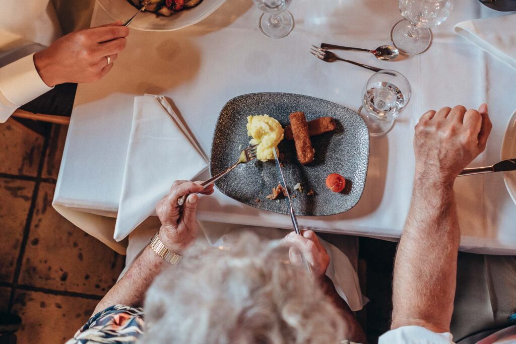 Hochzeitsfotograf München, Hochzeitsreportage, Hochzeitsessen