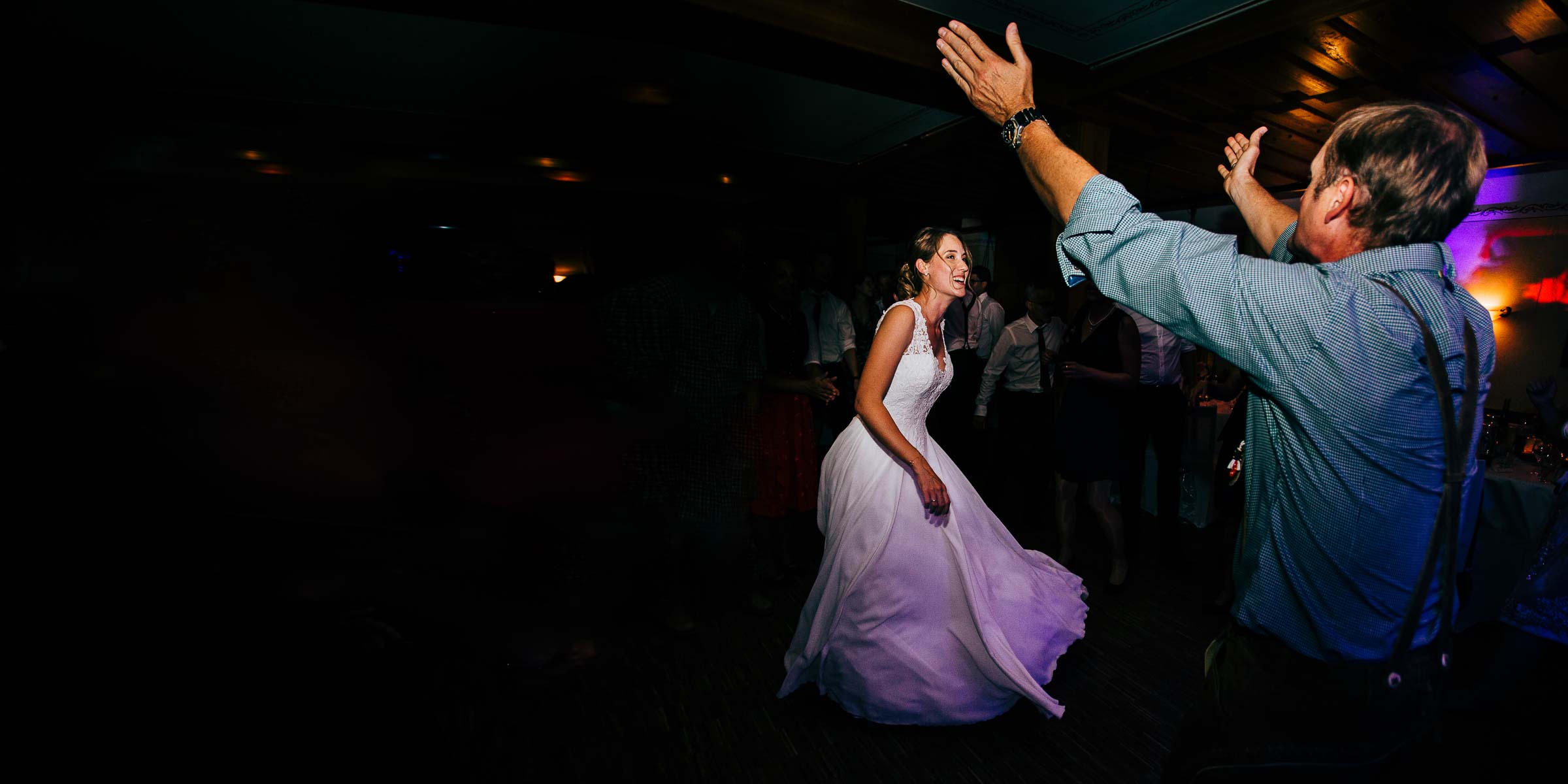 Hochzeitsreportage Tanz Party Brautpaar Gasthof Hörger Kranzber